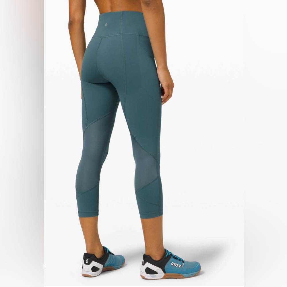 Lululemon Pace Rival high rise, luxtreme, crop 22”, size 4 in desert teal color.